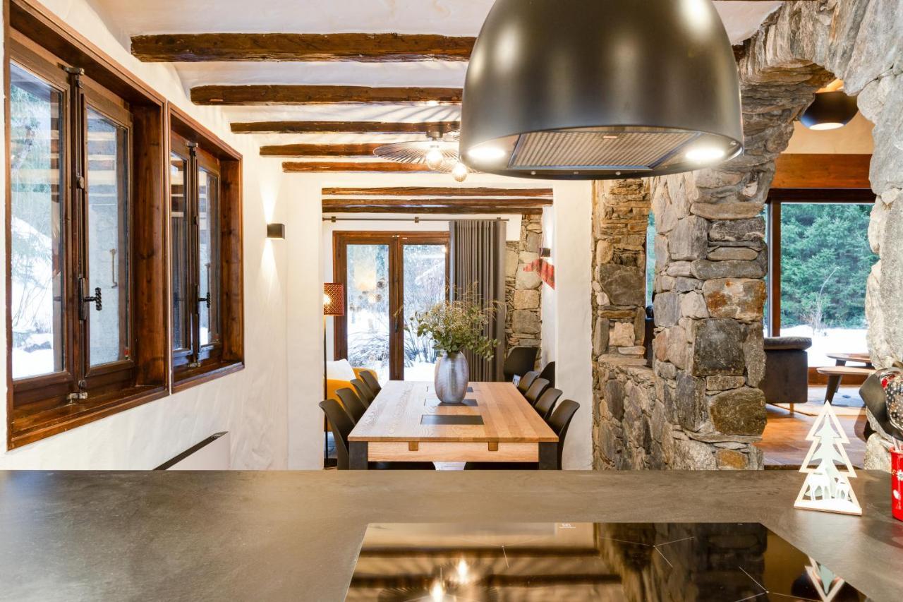 Chalet Les Praz - 280Sqm - Sauna Cinema Fitness - 5 Bedrooms In Heart Of Les Praz - By Cozee Rentals Chamonix Buitenkant foto