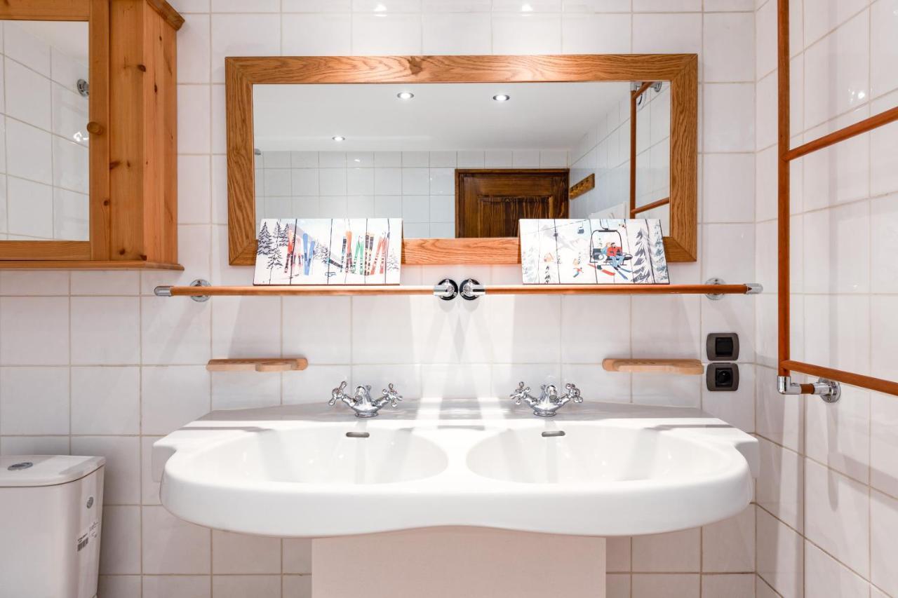 Chalet Les Praz - 280Sqm - Sauna Cinema Fitness - 5 Bedrooms In Heart Of Les Praz - By Cozee Rentals Chamonix Buitenkant foto